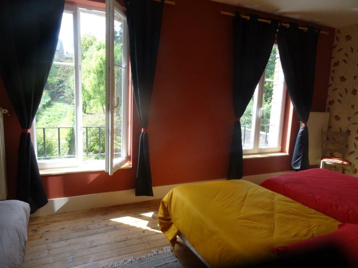 Villa Cour Et Jardin Revin  Exterior foto